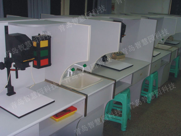 摄影与暗室专业室